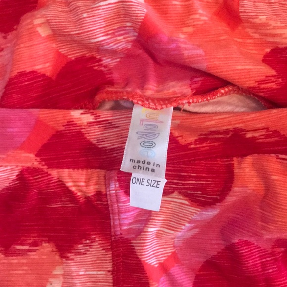 2 for $25 New LuLaRoe Heart 💕 Leggings - Picture 3 of 5